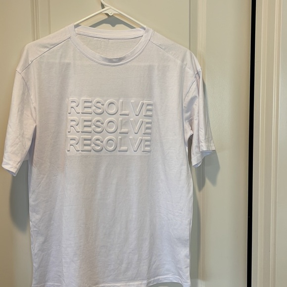 DAZY Letter Embossed Drop Shoulder Tee | SHEIN USA - Picture 4 of 6